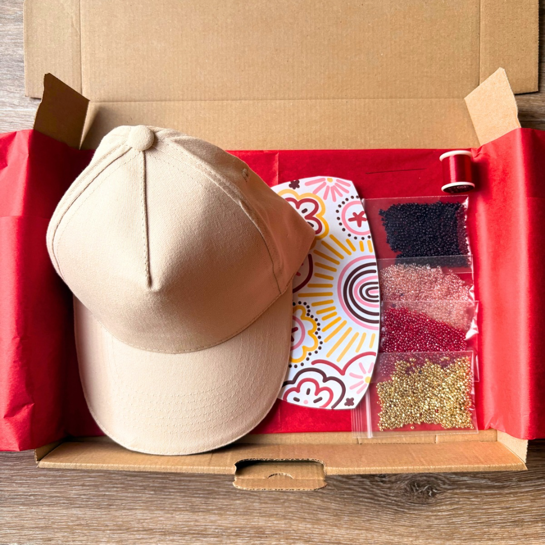 Box Juin - casquette broderie perlée